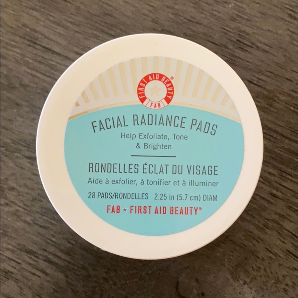 First Aid Beauty Facial Radiance Pads